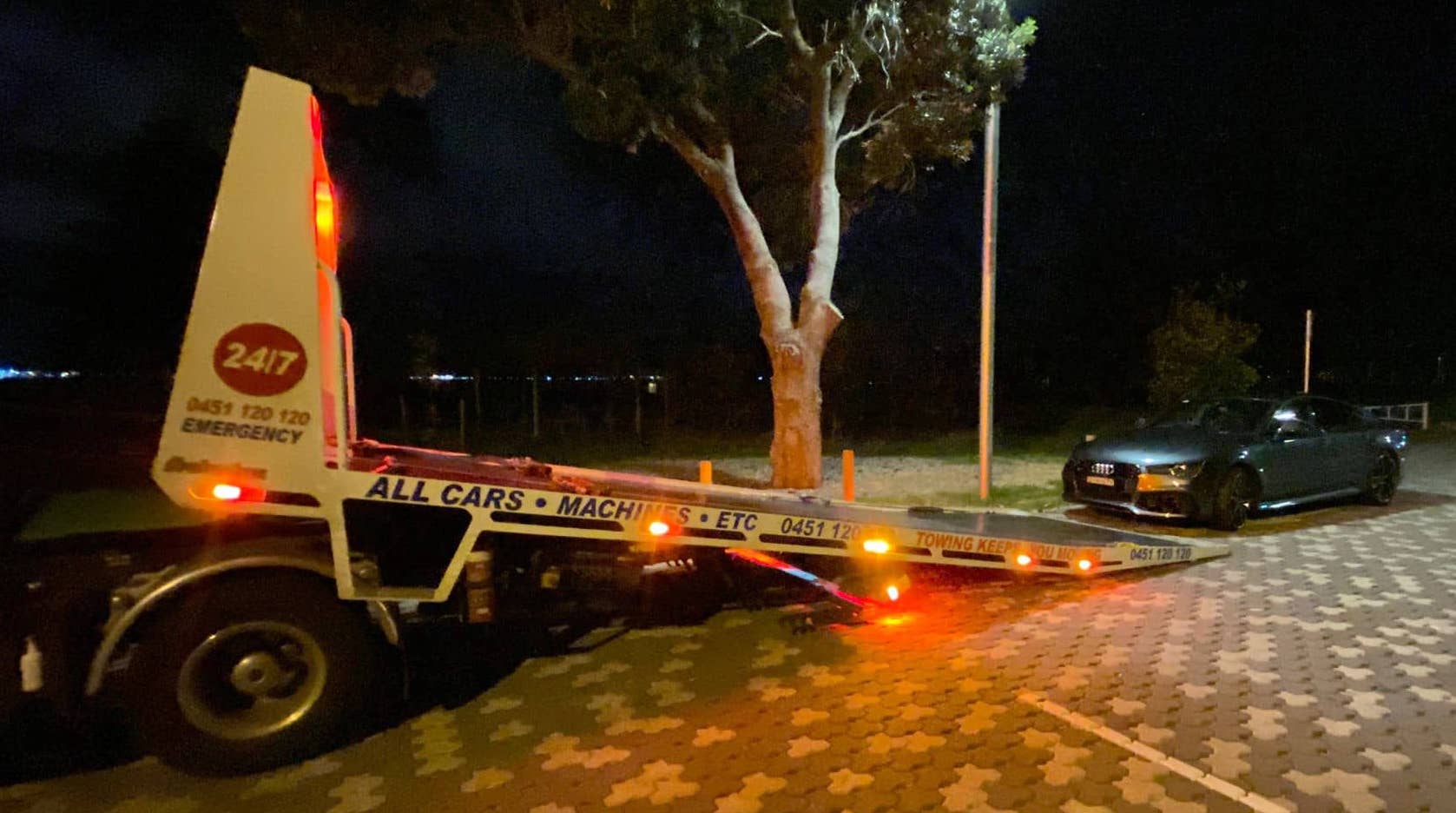 emergency-towing-service-night